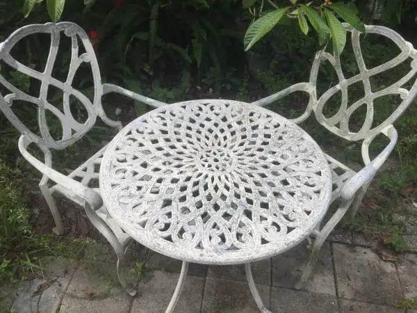 OUTDOOR BISTRO SET