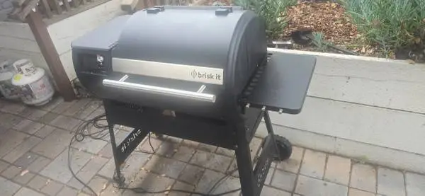Brisk-It Origin 580 Smart Wood Pellet Grill & Smoker (Includes Cover)