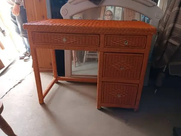 Very good condition wicker desk with glass top