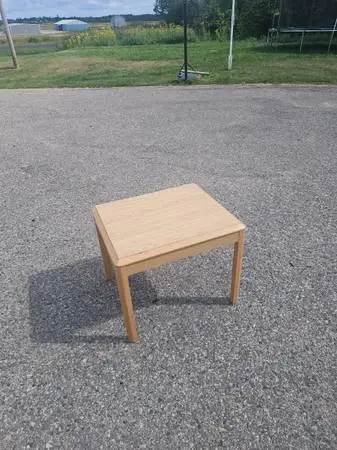 END TABLE FOR BEDROOM OR LIVING ROOM NOT ALL SOLID WOOD $10 (CHEBOYGAN