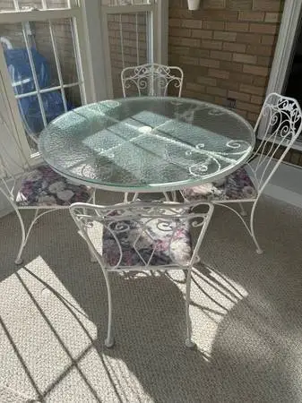 Vintage Lyon Shaw 42” Wrought Iron Metal Patio Table with 4 chairs