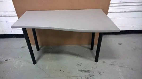 5 Herman Miller Table Desk 48w X 30/24d or 48w x 24/30d