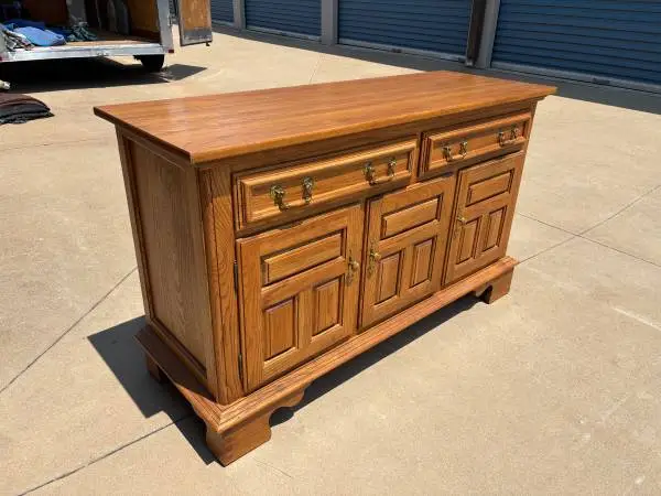 Exquisite Flawless Solid Oak Buffet