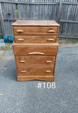 Dresser maple 5 dwr #108