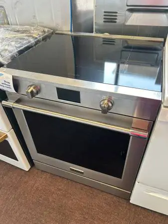Estufa Frigidaire Professional de Inducción en Acero Inoxidable