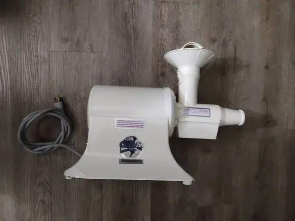 The Champion Juicer (Model: G5-NG-853S) For Sale