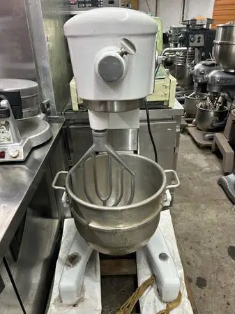 GOOD CONDITION!!!!! HOBART 30 QT DOUGH MIXER FOR SALE IN BROOKLYN NY DM ME IF IN