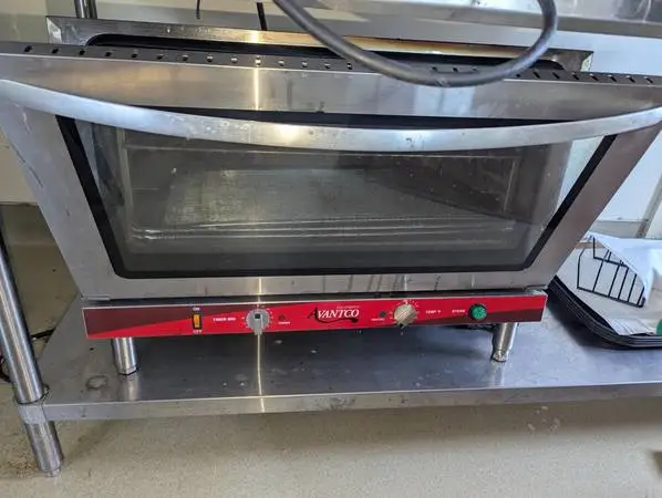 Avantco 177CO46 Full Size Convection Oven - Tested & Operational