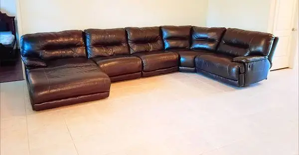 Real leather reclining couch sectional!! Delivery available!