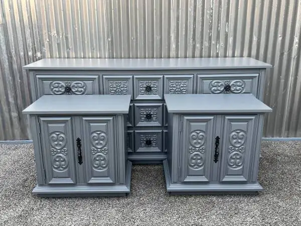 Nice Vintage 4 pc. Dresser Set