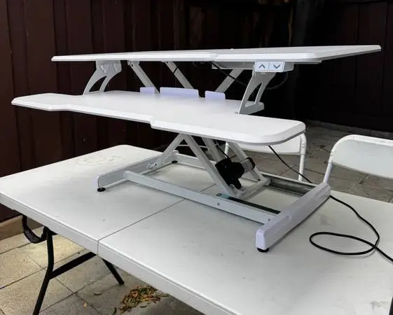 Mount-It! 38-in White Modern/Contemporary Standing desk converter