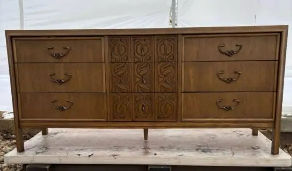 Mid Century Modern 9 Drawer Dresser/Credenza/Media center Kroehler.