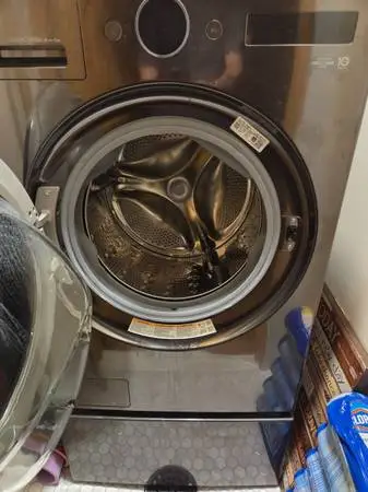 LG Washer/Dryer Combo unit