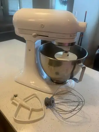 Kitchen aid ultra power mixer like new all attachments