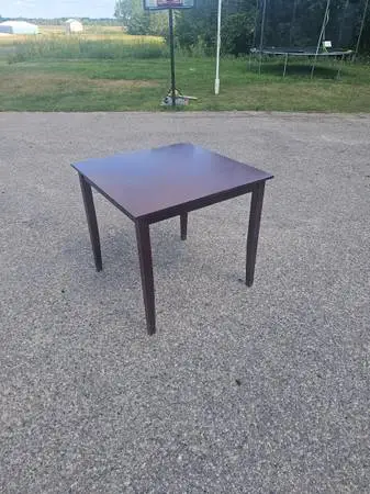 KITCHEN TABLE HIGH TOP STURDY AND IN DECENT CONDITION $25 (CHEBOYGAN)
