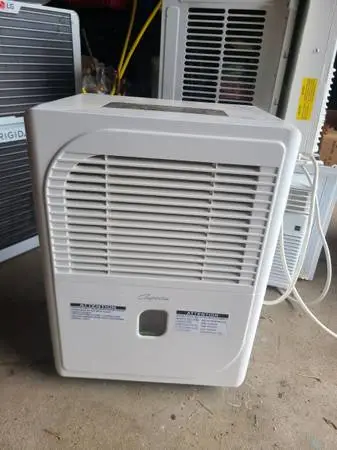 Multiple AC units for sale (window units)