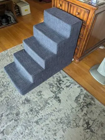 Pet steps