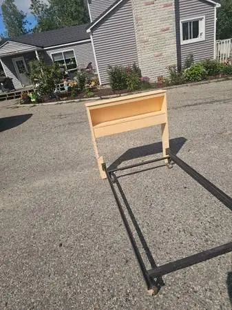 BED FRAME TWIN SIZE FRAME WITH HEADBOARD $30 (CHEBOYGAN)