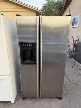 Jenn-Air Silver Stainless Steel Refrigerator For Sale $300 Or OBO