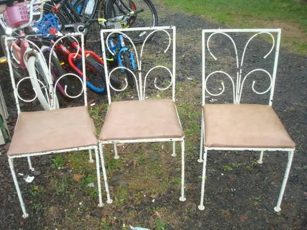 metal, patio table, / 3 chairs