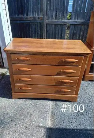 Dresser 4 drawer maple #100