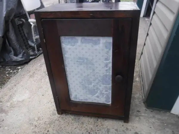 Short Pine Wood Storage Cabinet with Shelf