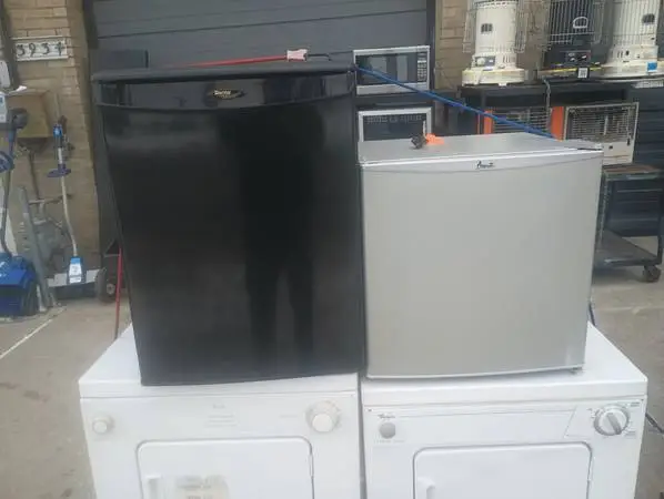 Half and cube refrigerator