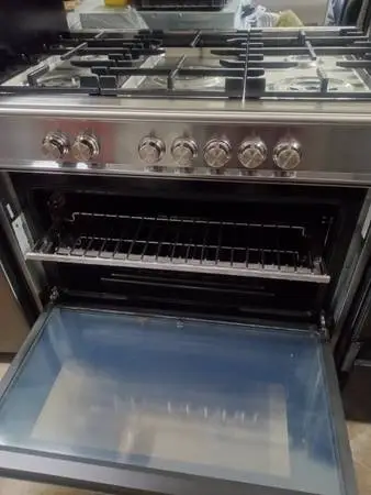 36Fisher &Paykel  slide in gas range five burners