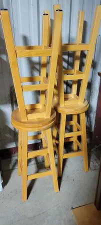 1 Pine Bar Stool