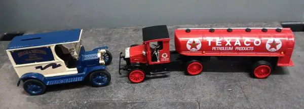 Ertl Texaco 1920 Pierce Arrow Tanker & 1912 Model T Metal Coin Banks