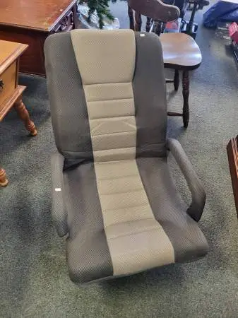 Gaming Chair - Folds Up