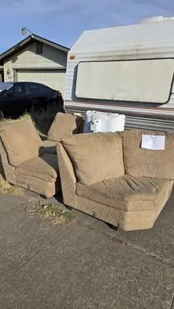 3 connecting pieces from a sectional sofa