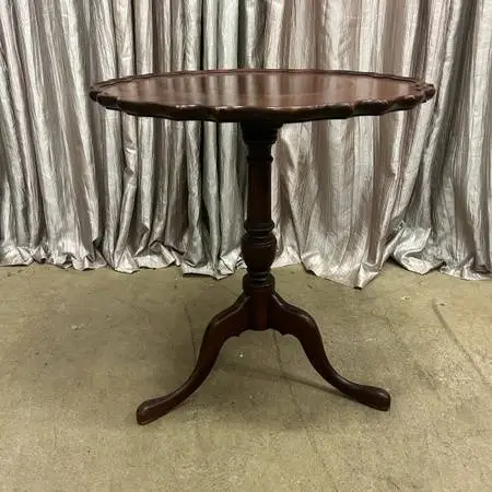 Vintage pie crust pedistal table