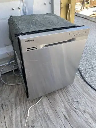 SS Samsung Dishwasher Full Console Model #DW80J3020US Used
