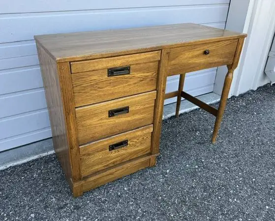 Still More Mid-Century Furniture at Creative Bargains