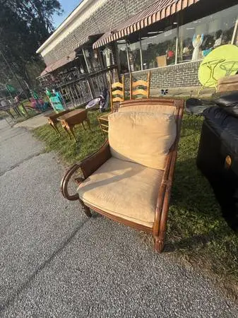 Broyhill Vintage Rattan/Bamboo Lounge Chair With Cushions