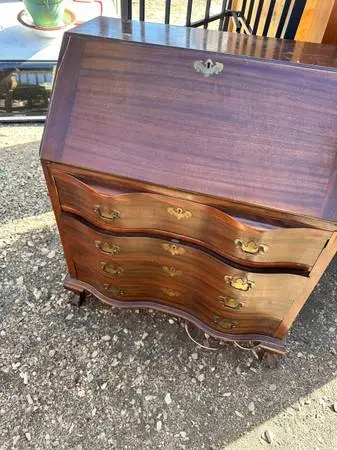 I have a lot of furniture for sale super cheap several dressers
