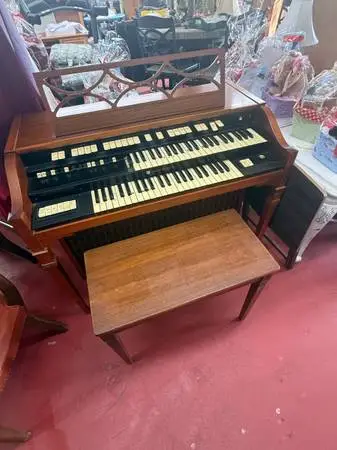 Vintage Hammond Organ with Bench
