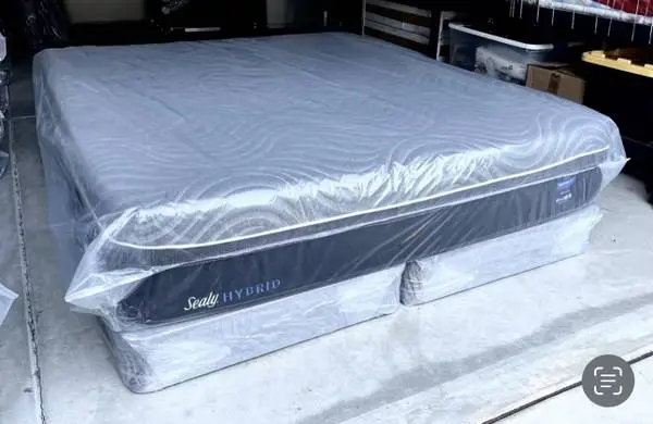 BRAND NEW California king Sealy Hybrid Premium