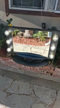 Vanity Girl Light