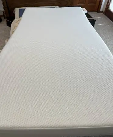 Twin XL Zinus Foam Mattress Clean 3 Yrs Old