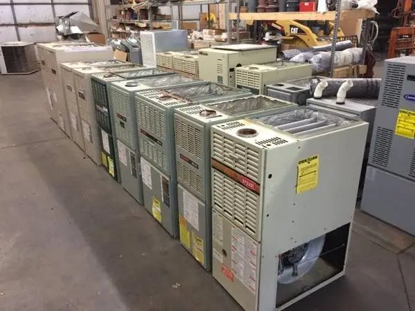 Gas hot air furnace