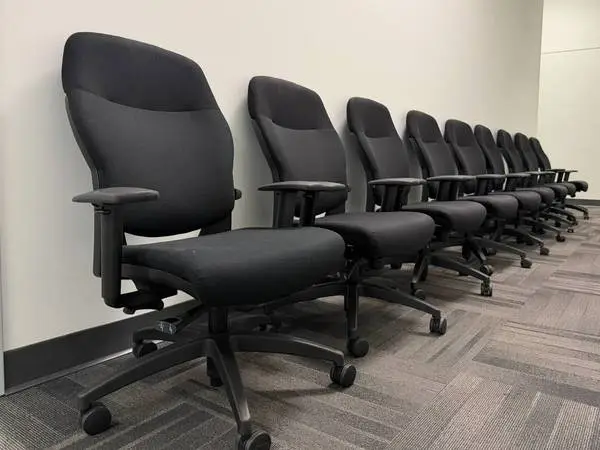Office Chairs / Savera Task Chair by Teknion | 85 Available
