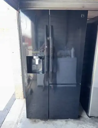 Black Kenmore Refrigerator And Freezer