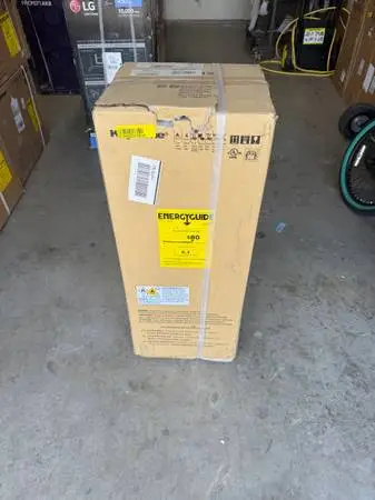 5,000 BTU (DOE) Portable Air Conditioner Cools 250 sq. ft. NEW