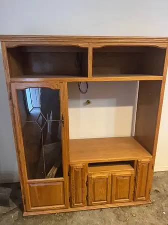 Tv/stereo cabinette