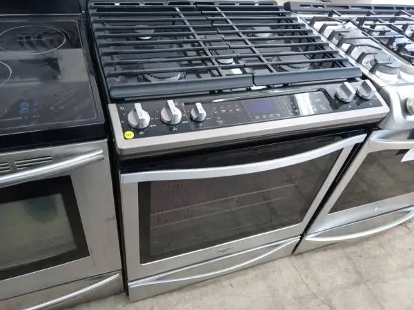 ★Whirlpool stainless steel 5-burner gas slide-in range