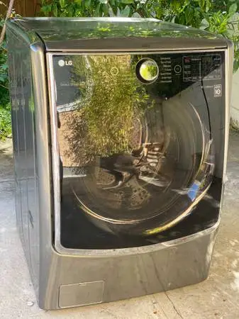 LG Mega Capacity Washer 5.2 cu. ft.