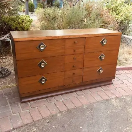 Clean c1957 walnut Mid Century Modern 9dr triple Dresser/Credenza