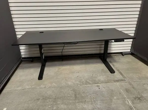 Uplift Desk - Black 70x30(adjustable height)Excellent Condition